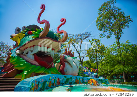 吹田公園內的巨大建築物，龍的雕像[越南圖片] 72848289
