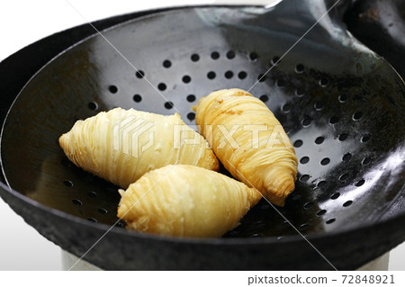 Radish pie Radish pie 72848921