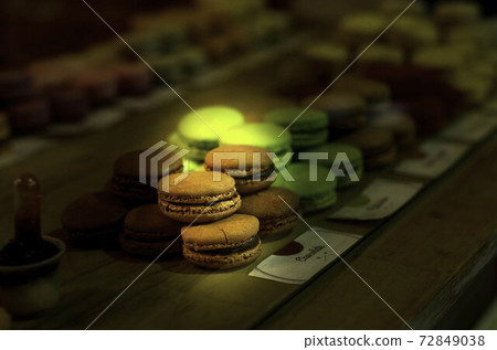 Australian macaroons 72849038