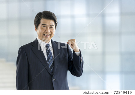 商人高級膽量姿勢 商人高級膽量姿勢 72849419