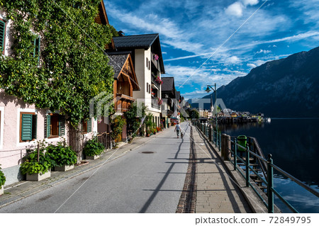 Picturesque Lakeside Town Hallstatt At Lake Hallstaetter See In Austria Picturesque Lakeside Town Hallstatt At Lake Hallstaetter See In Austria 72849795