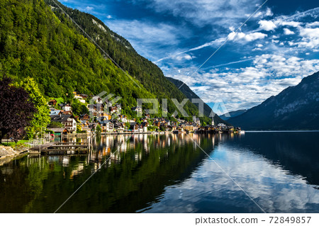 Picturesque Lakeside Town Hallstatt At Lake Hallstaetter See In Austria Picturesque Lakeside Town Hallstatt At Lake Hallstaetter See In Austria 72849857