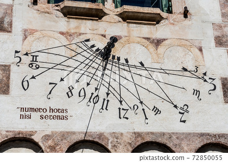 Time On An Old Sundial With Latin Proverb On Building Wall Time On An Old Sundial With Latin Proverb On Building Wall 72850055