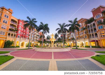 Naples, Florida, USA Town Plaza at Twilight 72850758