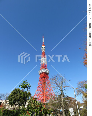 藍天和東京鐵塔 72851386