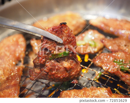 Japanese black beef grilled meat (Harami) 72851629