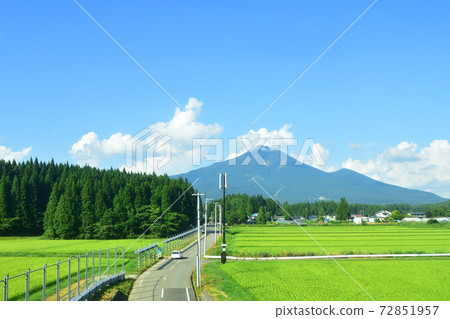 Scenery from the train window on the Ban'etsu West Line from Koriyama Station to Aizu-Wakamatsu Station of JR East 72851957