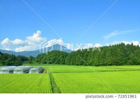 Scenery from the Ban-Etsusai Line train window from Koriyama Station to Aizu-Wakamatsu Station 72851961