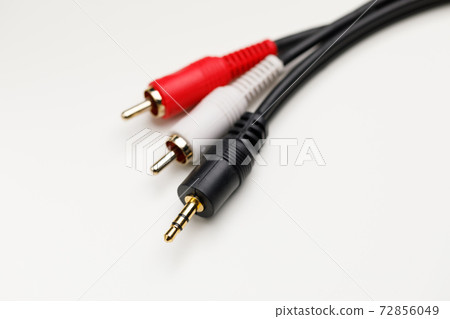 RCA mini jack audio cable, white background 72856049