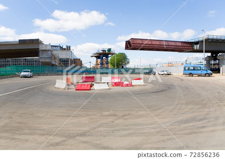 Construction of the overpass through the central Moscow ring. 72856236