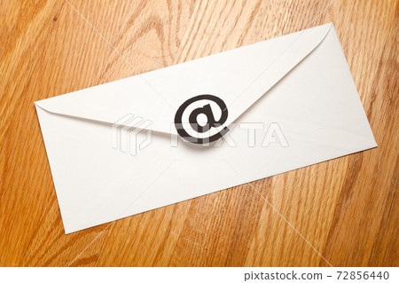 E-Mail 72856440