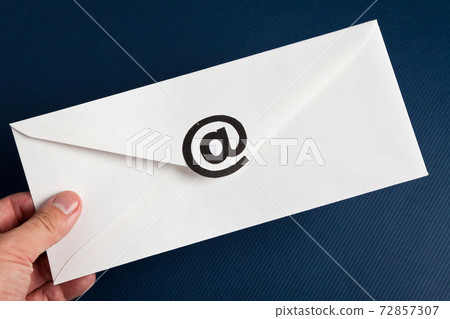 E-Mail E-Mail 72857307