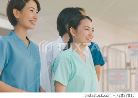 female, females, lady 72857813