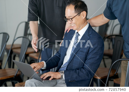 男人 男 男性 72857940