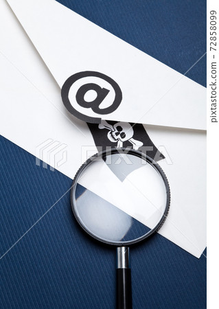 E-Mail Security E-Mail Security 72858099
