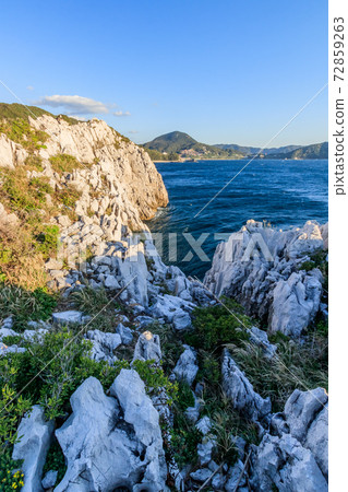 Shirasaki Marine Park in the evening (Shirasaki coast) Hidaka-gun, Wakayama Prefecture 72859263