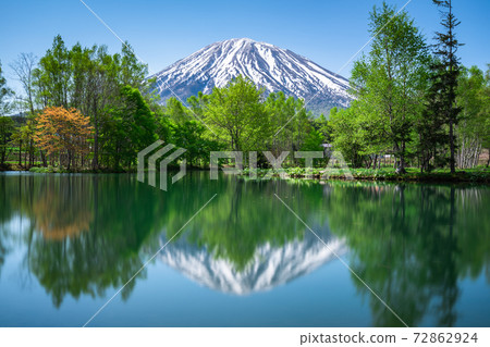 Fresh green Mt. Yotei 2 Fresh green Mt. Yotei 2 72862924