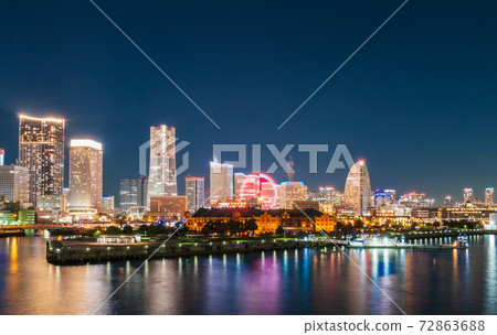 橫濱紅磚倉庫和港未來21夜景 橫濱紅磚倉庫和港未來21夜景 72863688