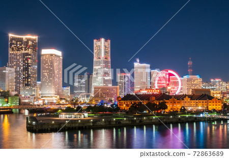 橫濱紅磚倉庫和港未來21夜景 橫濱紅磚倉庫和港未來21夜景 72863689