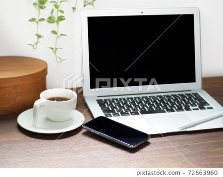 PCs, laptops, smartphones, mobile phones, smartphones, PCs 72863960