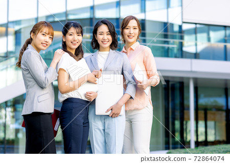 Women's business image Shooting cooperation: LINK FOREST 72864074