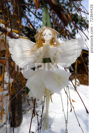 這是雪花仙子。這是北方國家山麓地區的冬季信。 這是雪花仙子。這是北方國家山麓地區的冬季信。 72864426