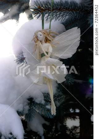 It is a snow flower fairy. This is a winter letter from the foothills of the northern country. 72864452