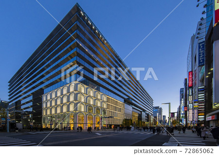 GINZA SIX night view GINZA SIX night view 72865062