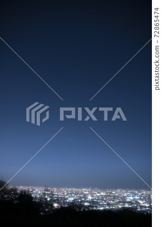 Osaka Plain Night View: Jupiter and Saturn Rendezvous 72865474