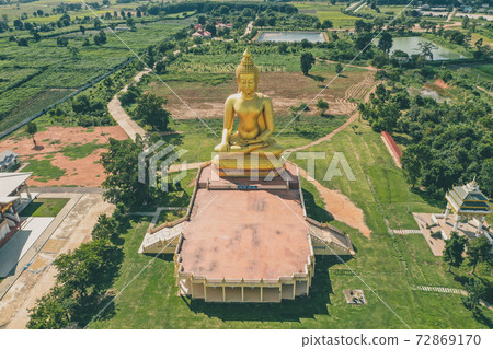 Big Golden buddha statue in chiang Rai, Chiang Mai Province, Thailand 72869170