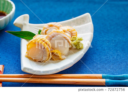 Boiled scallops 72872756