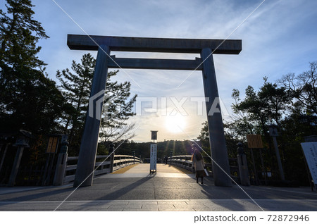 Ise Jingu, sunrise 72872946