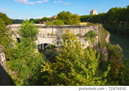 Rome's oldest stone bridge over the Tiber River, Pons Aemilius (from Ponte Palatino) Rome's oldest stone bridge over the Tiber River, Pons Aemilius (from Ponte Palatino) 72874838