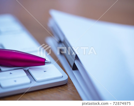 Business image · document · keyboard · female Business image · document · keyboard · female 72874975