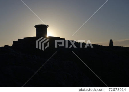 4 - Silhouette ridge at malvern hill summit, trig point and toposcope 72878914