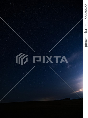 Hokkaido Biei Hill and Starry Sky 72880022