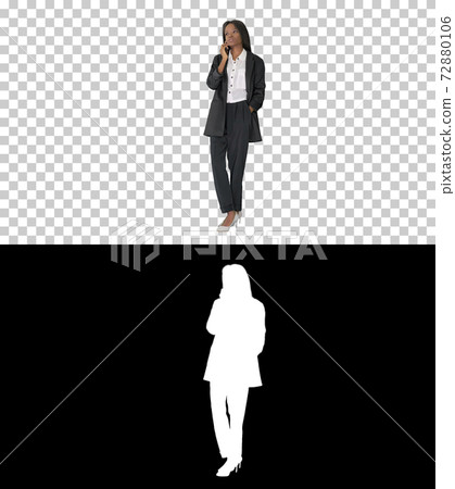 Casual African American Businesswoman talking on phone, Alpha Ch Casual African American Businesswoman talking on phone, Alpha Ch 72880106