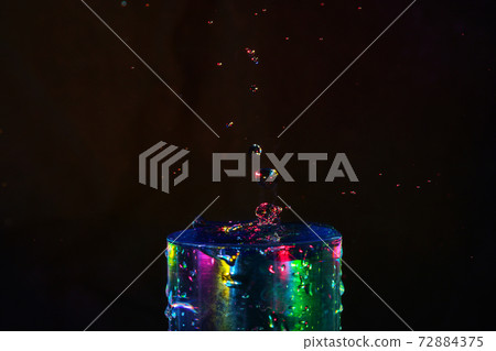 High-speed photography of water droplets High-speed photography of water droplets 72884375
