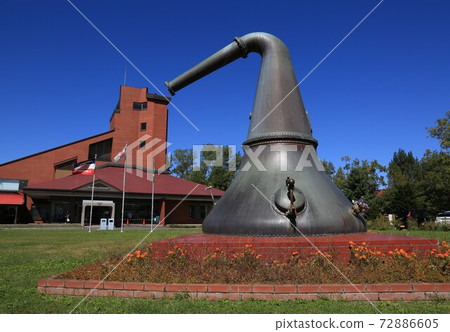 Nikka Whiskey Yoichi Distillery / Still Pot (Yoichi, Hokkaido) 72886605