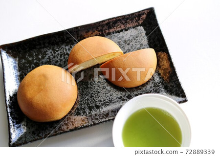 Sweets Japanese sweets Shiroan steamed buns Green tea 72889339