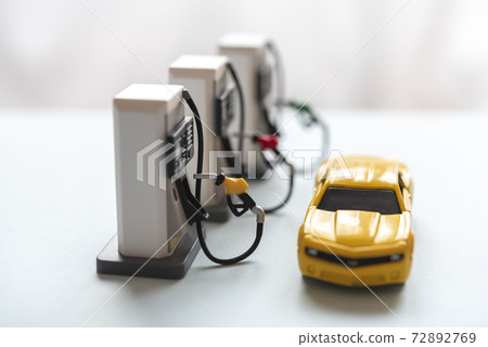 Gas station filling machine 72892769