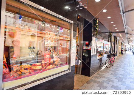 y丘車站廣場風光 y丘車站廣場風光 72893990