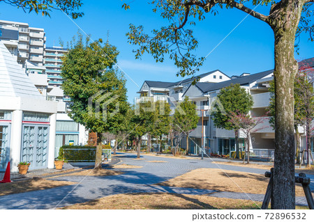 Wide promenade, a blessed city with an emphasis on designing the living environment 72896532