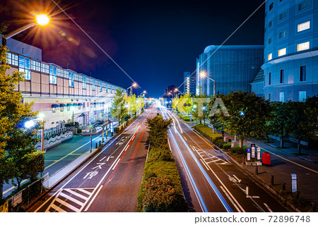 建築物，夜景和道路 72896748