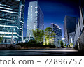 道路，建築物和夜景 72896757