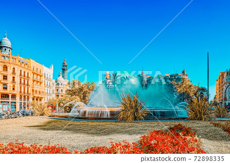 Fountain on Modernism Plaza of the City Hall of Valencia, Town h 72898335