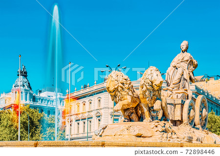 Cibeles Fountain (Fuente de La Diosa Cibeles, Fontano Cibelo) an Cibeles Fountain (Fuente de La Diosa Cibeles, Fontano Cibelo) an 72898446