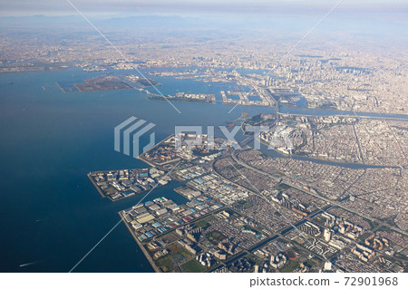 從空中俯瞰東京灣地區 72901968