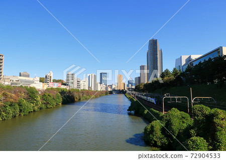 [千代田區]從新光介橋向飯田橋的景色 72904533