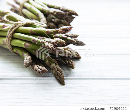 Fresh green asparagus 72904931